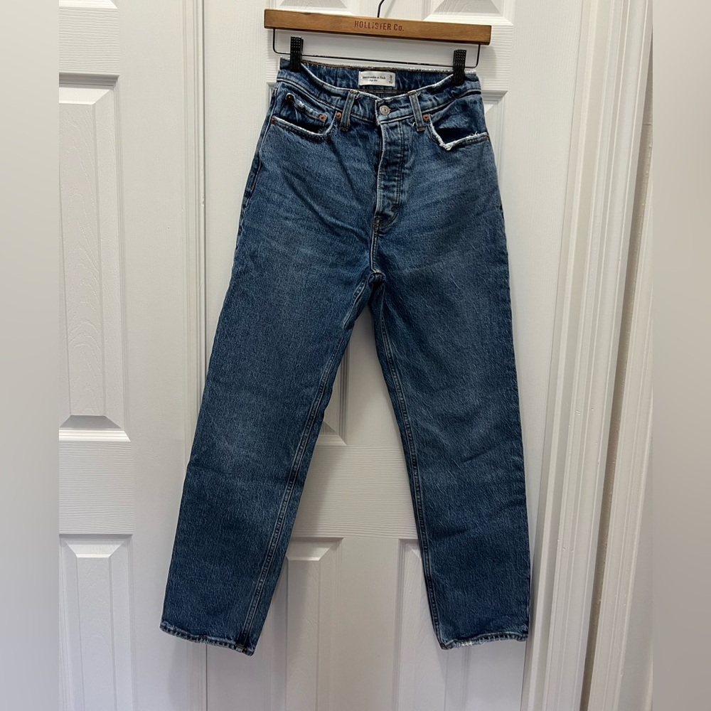Abercrombie and Fitch straight jeans size 26Regular